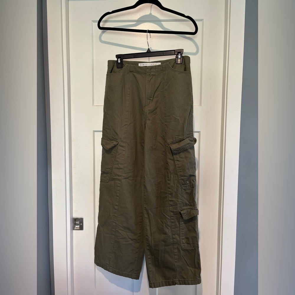 Women’s Olive Cargo Pants